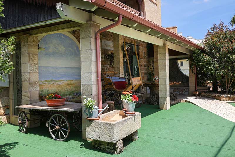 esterno antico borgo marchese
